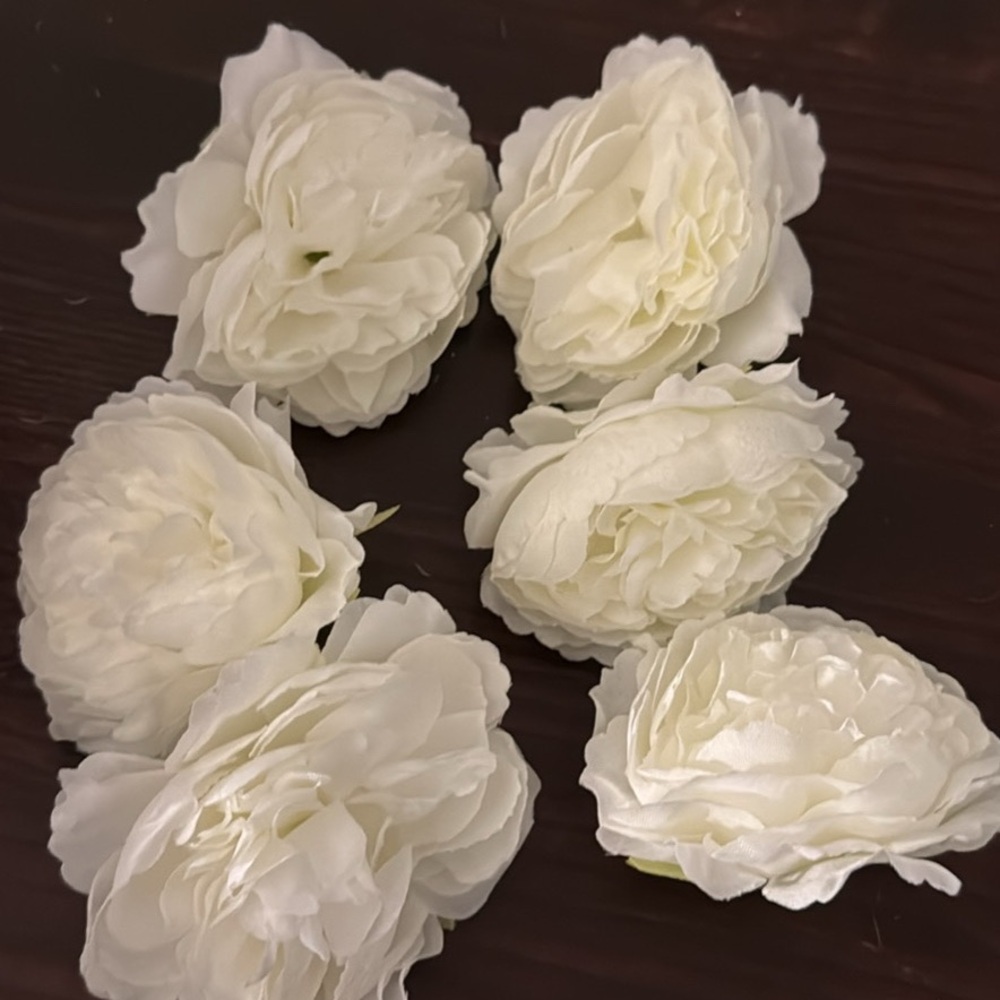 Artificial white roses - Home Accents